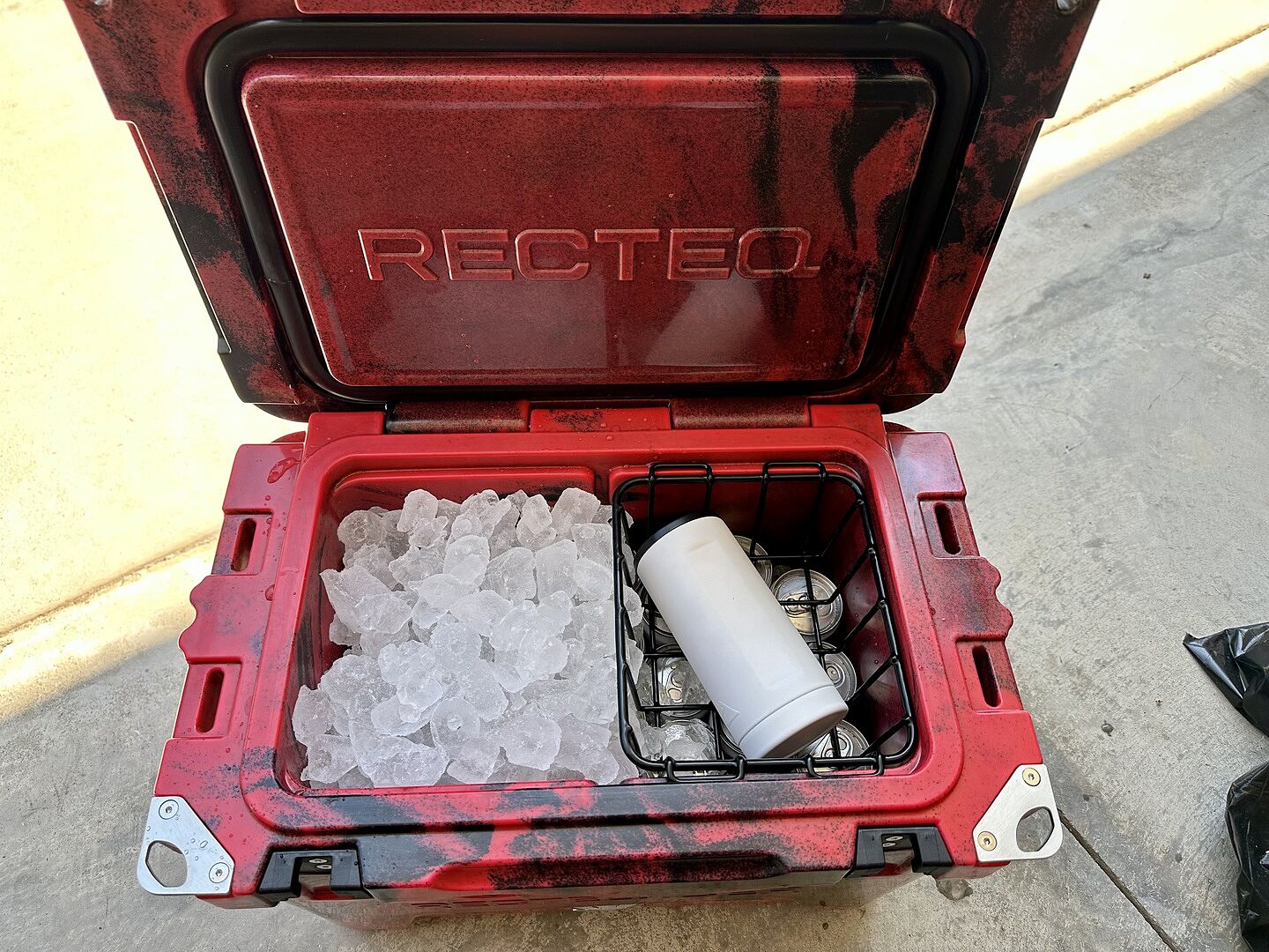 recteq ICER 20 Qt Cooler Red/Black | recteq