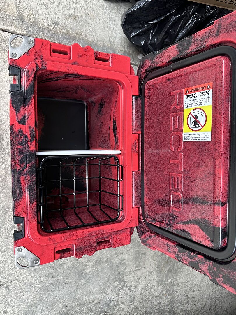 recteq ICER 20 Qt Cooler Red/Black | recteq