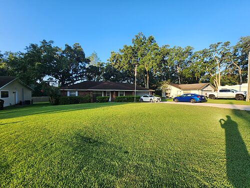 A lawn in Ocala, FL
