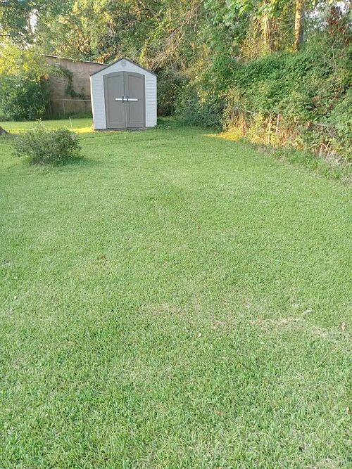 A lawn in Biloxi, MS