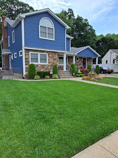 A lawn in Merrick, NY