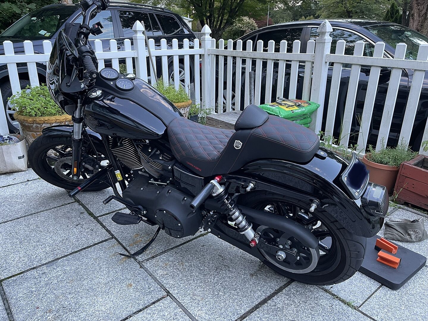 Santoro Fabworx Way Kool Shock Mount Sliders for 2009-2017 Harley