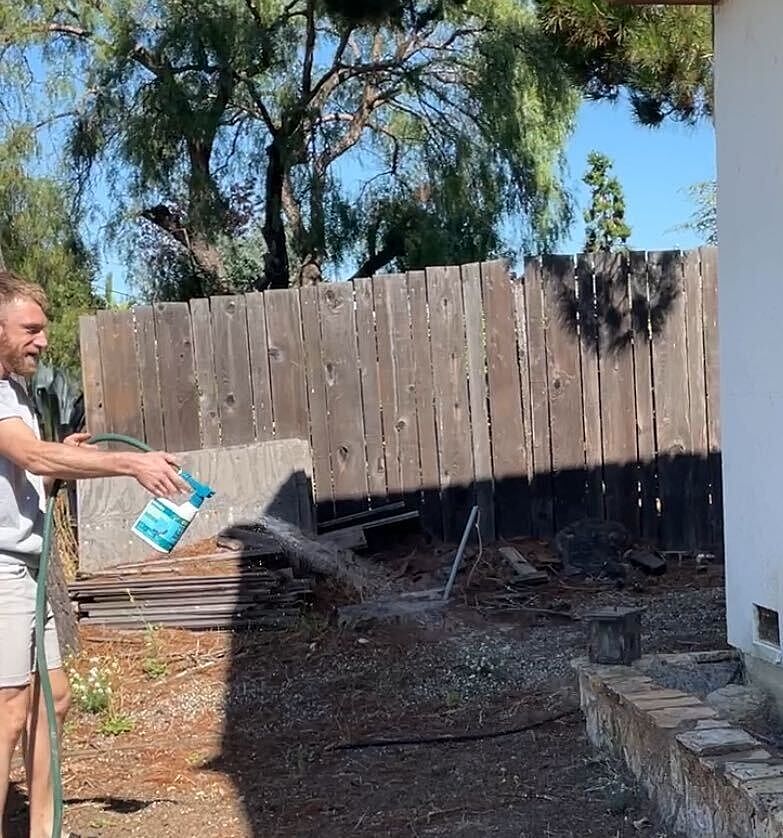 Mosquito Deleto Bug Control Spray & Repellent Sunday Lawn Care