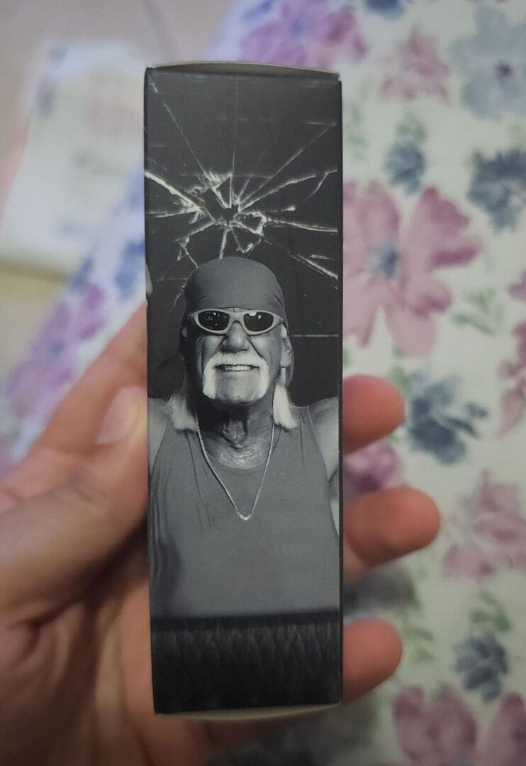 Hulk Hogan Hollywood Hogan 8000 Disposable