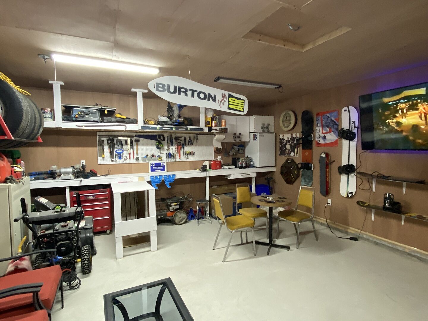 The Throwback Snowboard | Burton.com Winter 2023 US