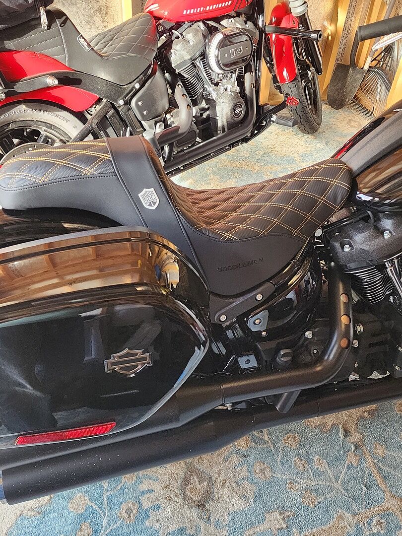 SADDLEMEN バイク用シートゴールドステッチfxlrst s-l1200.png