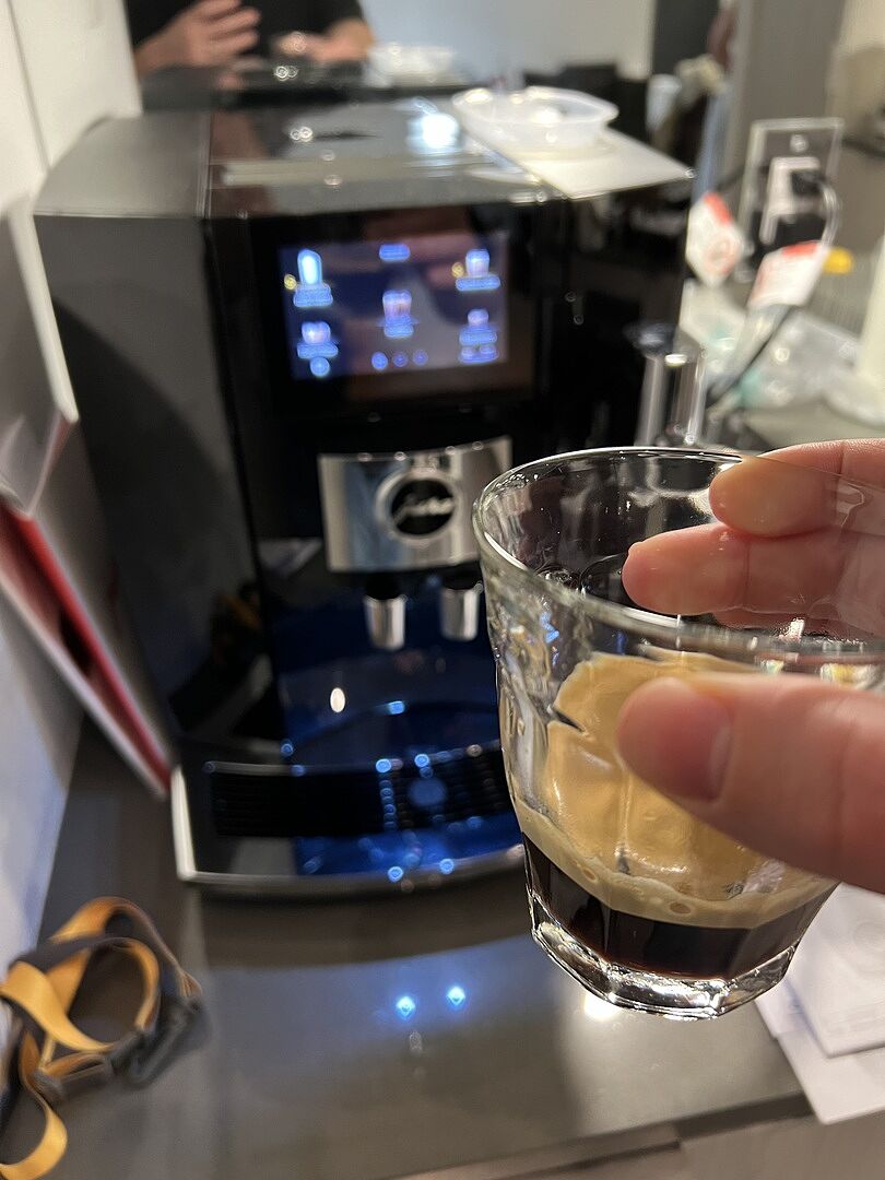 Jura J8 Super Automatic Espresso Machine - Piano Black