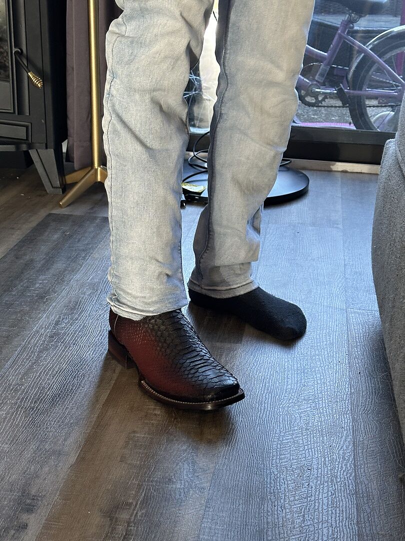 Engraved Mahogany Python Western Boots | Cuadra