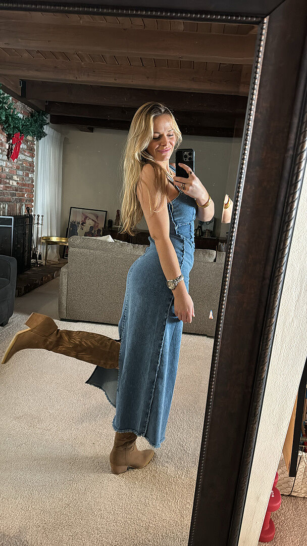 Shenae Raw Edge Bodycon Dress Denim Selfie Leslie
