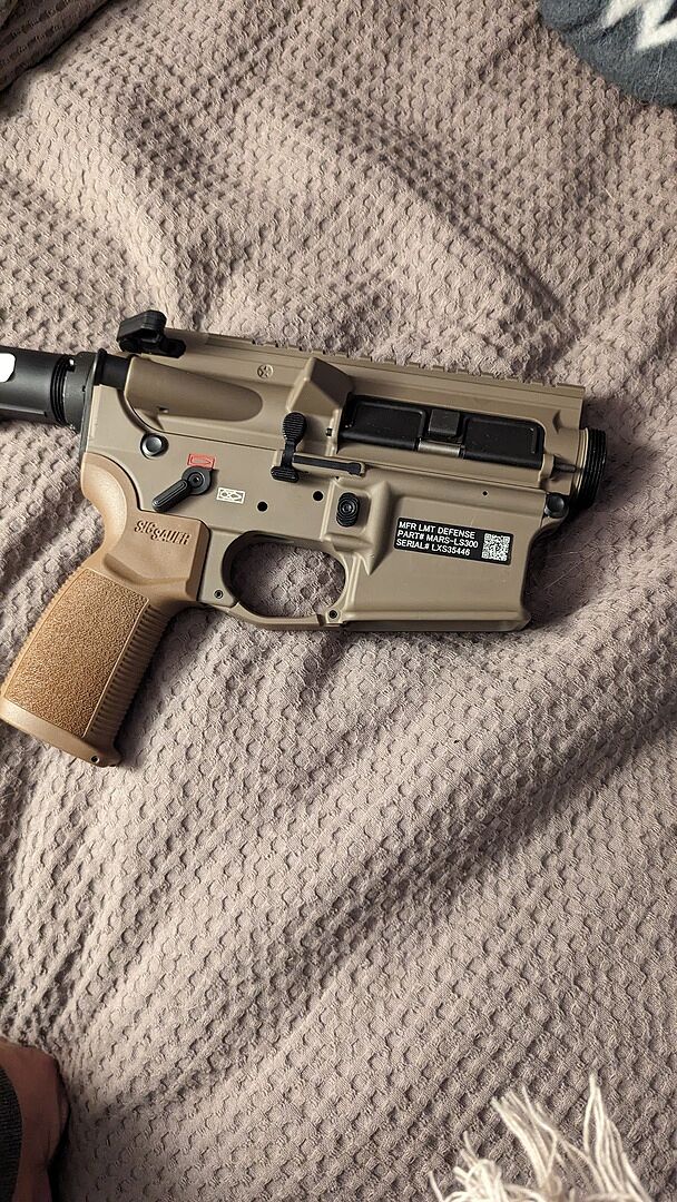 実物 MCX/M400 REDUCED ANGLE PISTOL GRIP MCX/M400 REDUCED ANGLE PISTOL GRIP, COYOTE