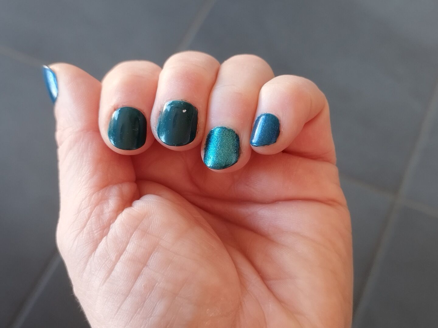 LED nail polish top coat The alternative to gel nail polish