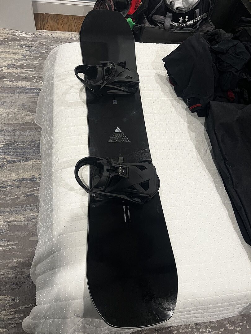 Burton Mystery Hometown Hero Camber Snowboard | Burton.com