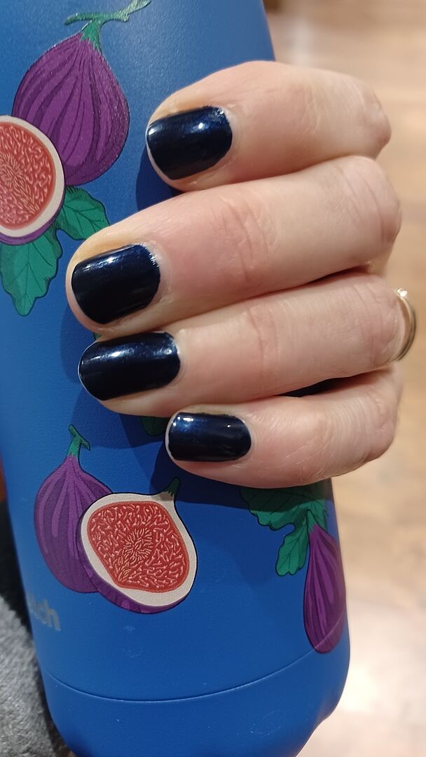 Midnight blue Gel nail polish - Dark Night | Manucurist