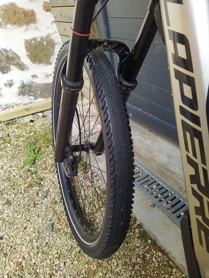 Coppia Pneumatici Schwalbe Hurricane 700x40c + Camere D'Aria – Addix Performance Neri - Foto 3