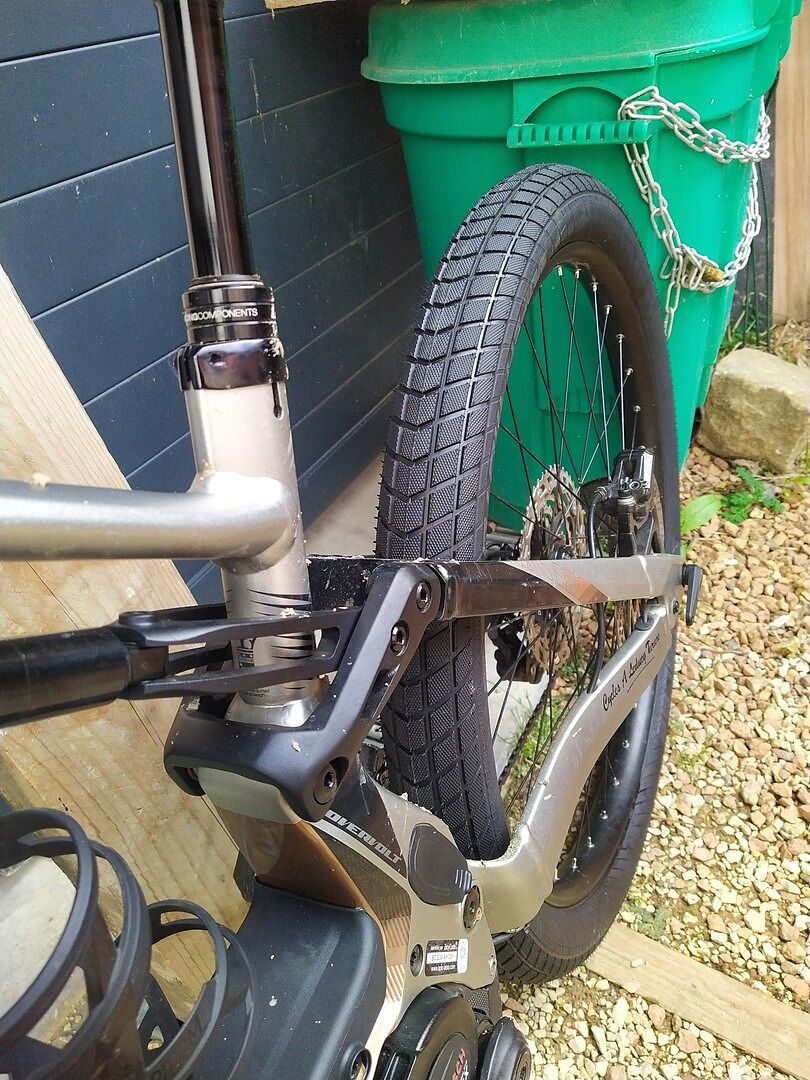 Pneu Super Moto X 26x2.40 HS439 G-Guard Snakeskin - Rigide Dual Compound - Neuf Sous Emballage