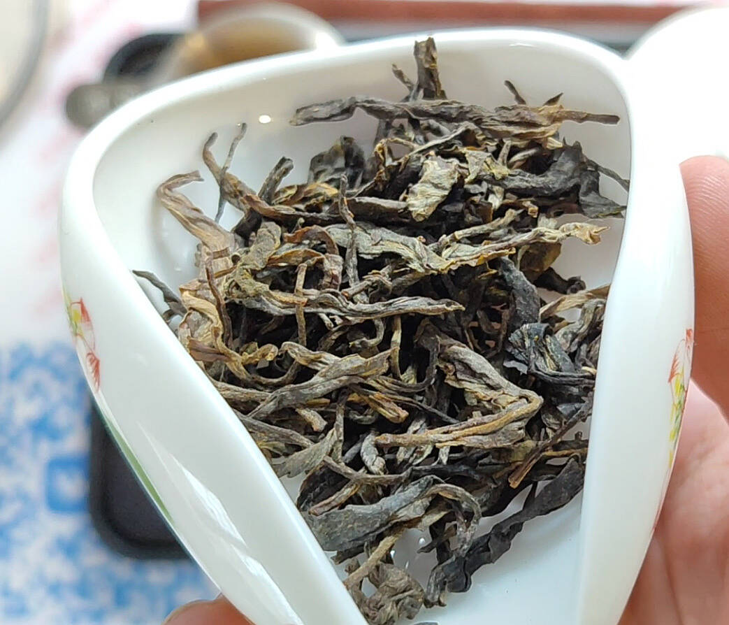 Hua Zhu Liang Zi, Early Spring 2018 Ancient Tea Tree 2024 Raw Puer, 200g cake