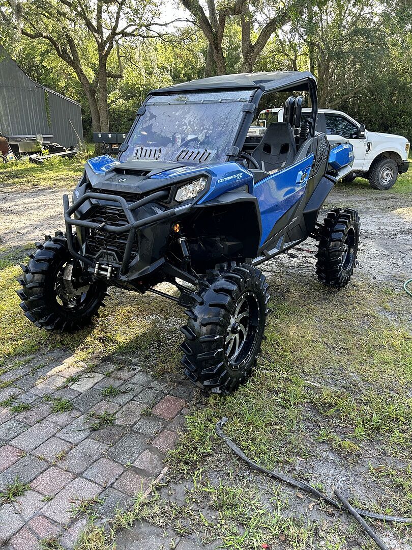 Can-Am Commander 6