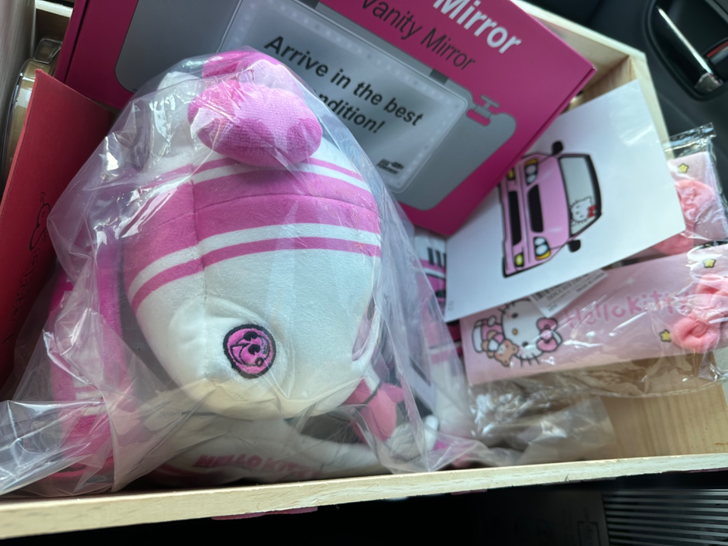 Hello Kitty® and Friends Tokyo Speed Racer Hello Kitty 13 Hello Kitty® and Friends Tokyo Speed Racer Hello Kitty 13