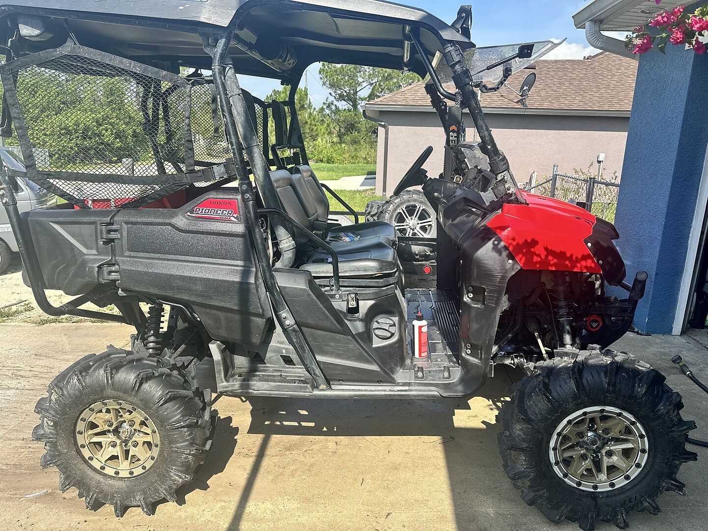 Honda Pioneer 700 4