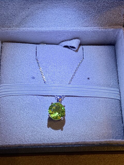 Gorgeous Peridot gem stone Gorgeous Peridot gem stone