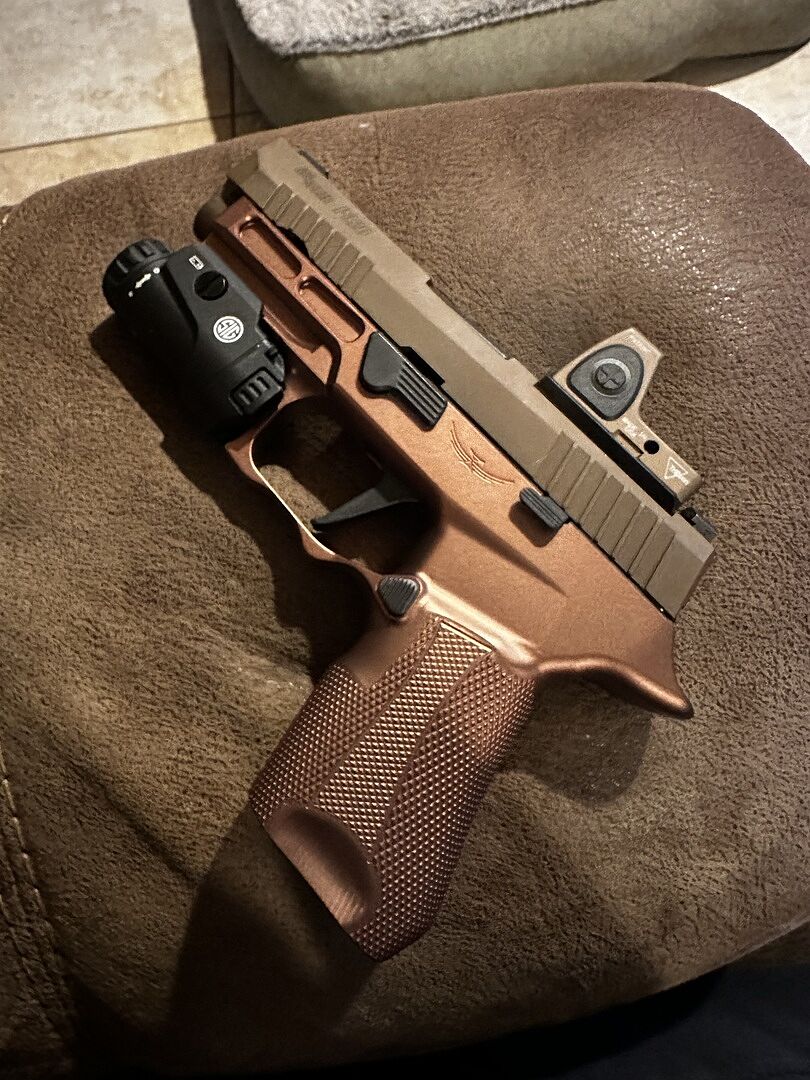 SIG Foxtrot1X Rail Mounted Flashlight ǀ SIG SAUER