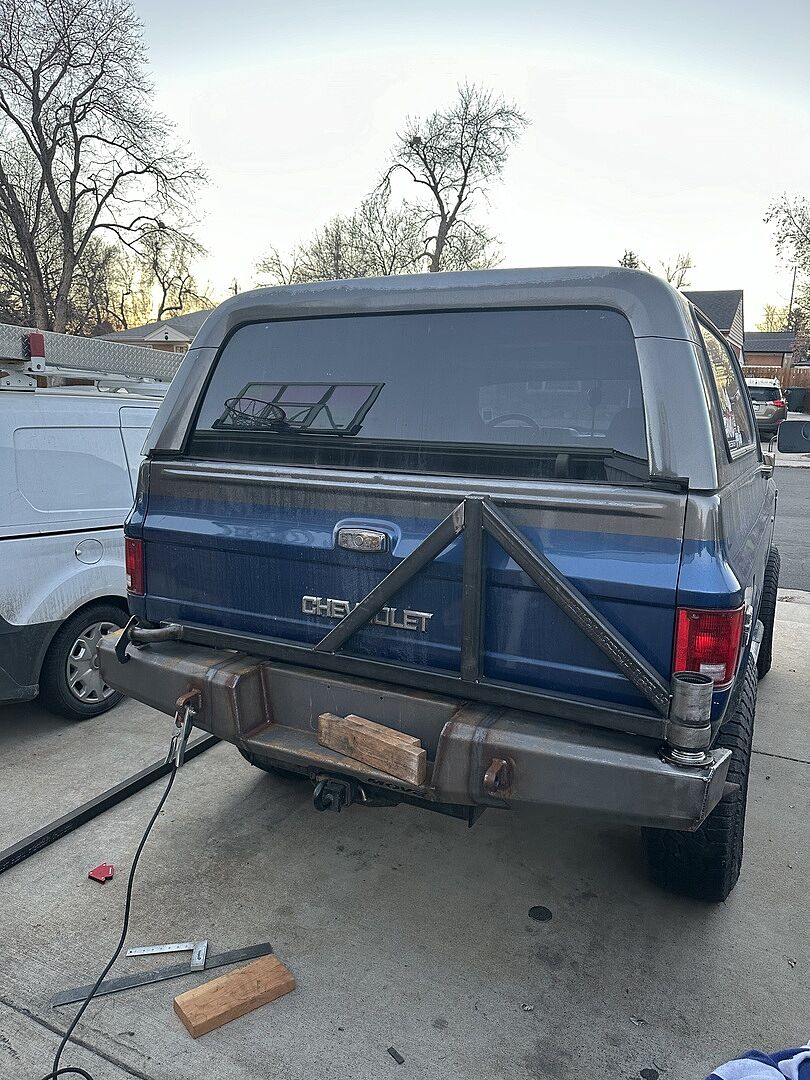 Heritage Rear Bumper Kit installed on CHEVY K5 Blazer 1987