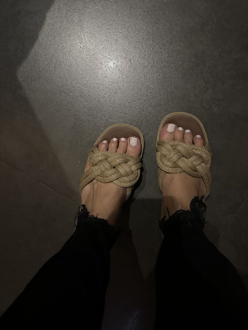 The Summer Sandal in Golden Sun | Women's Sandals | Rothy's