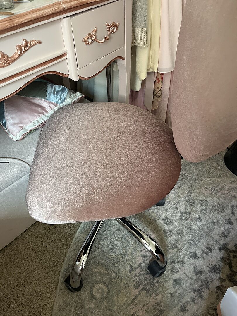 Adjustable Vanity Chair