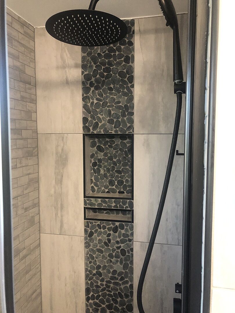 Dunes Black Pebble Stone Sliced Tile, image size:810x1080