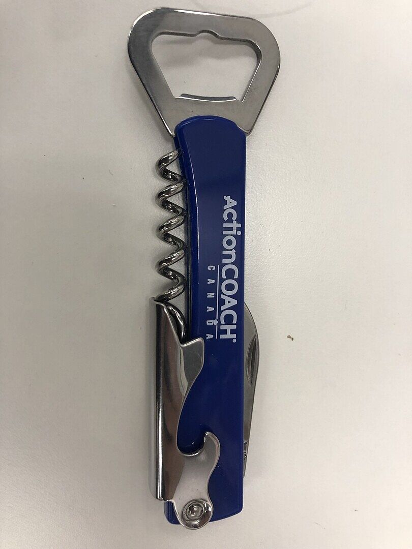 wrong logo color (white instead of RED)
