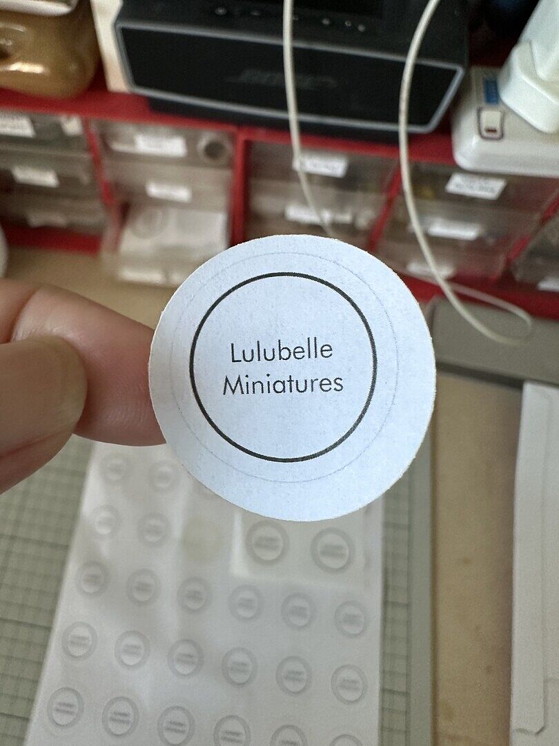 Issue with the image vs sticker size