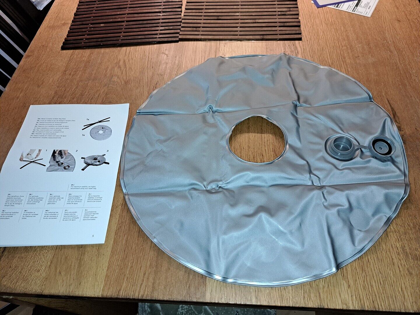 Stevige vlag met extra versterkte geleiding voor mast.