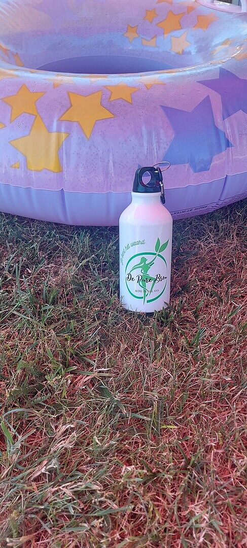 Mooie fles en de print is ook mooi