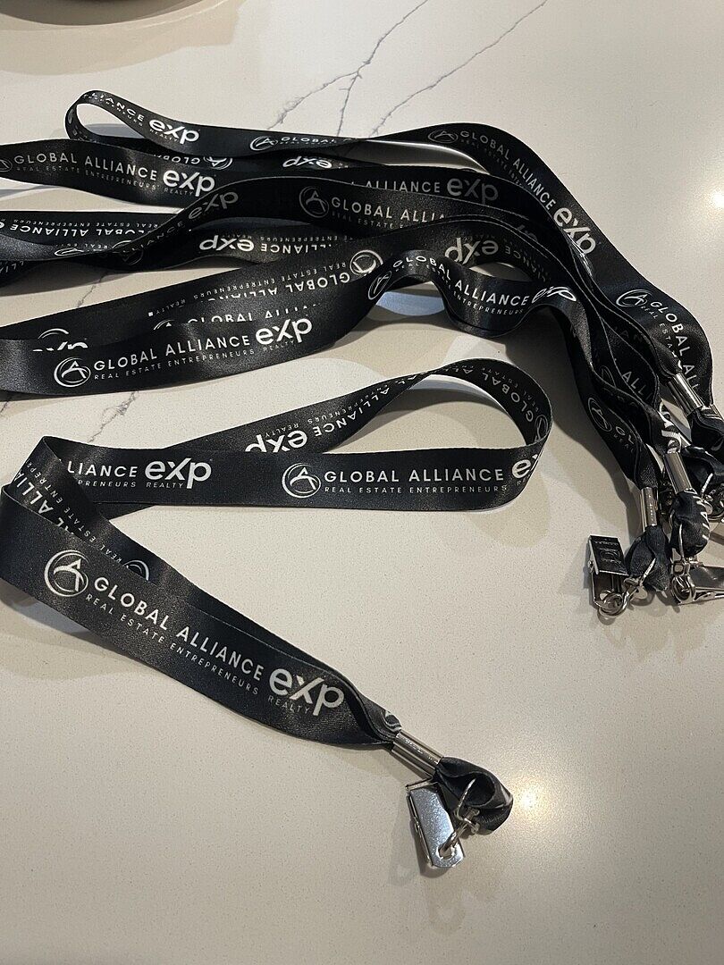 We loved this Lanyard and would buy it again!