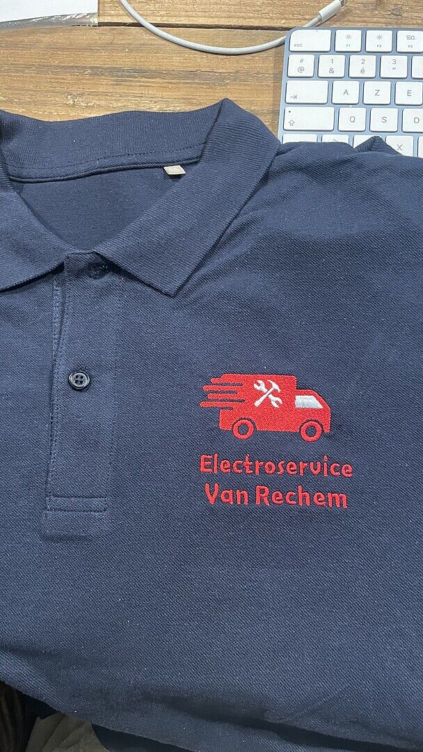 Logo veel te groot en op erkeerde plek