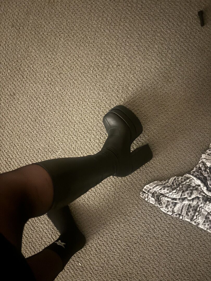 【Steve Madden】CRUE ムートンブーツ Steve Madden Crue Womens Faux Fur Lined Faux Suede Booties