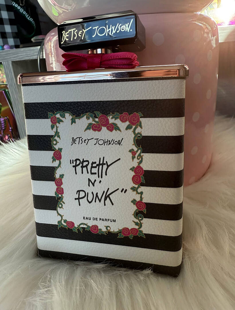 Betsey Johnson Pretty store N Punk 3.4 oz Eau De Parfum Spray