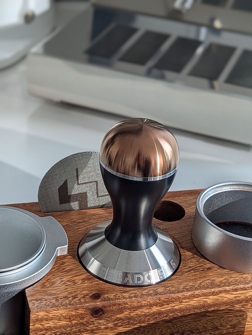Pesado Tamper Black/Gold Canada