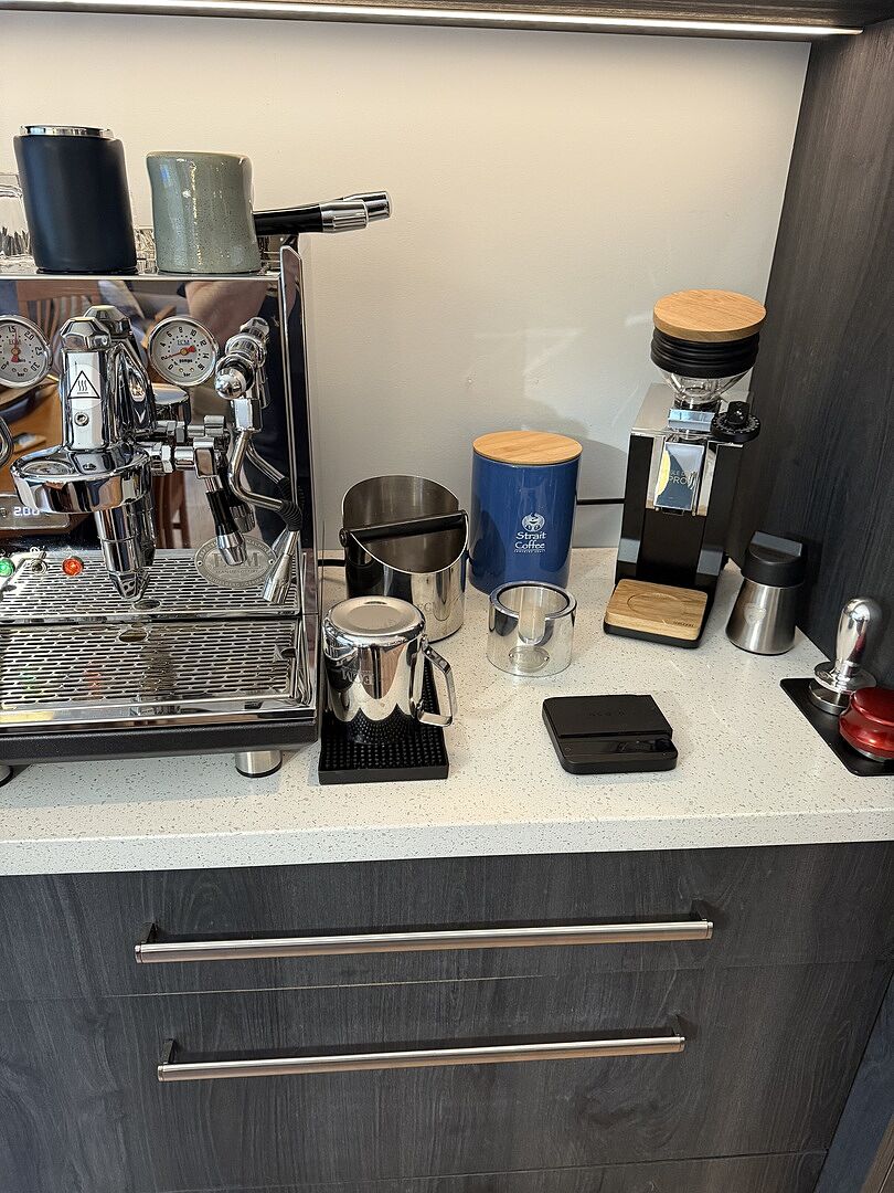 Eureka Oro Mignon Single Dose Pro - Chrome | iDrinkCoffee.com Canada