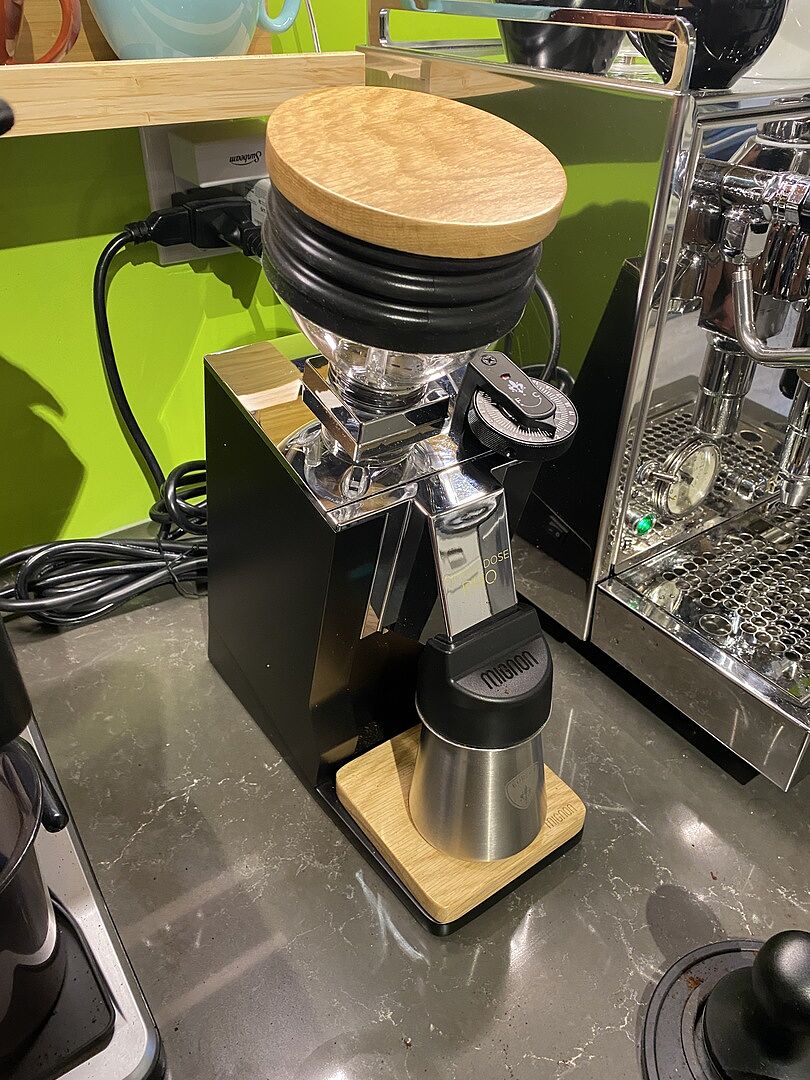 Eureka Oro Mignon Single Dose Pro - Chrome | iDrinkCoffee.com Canada