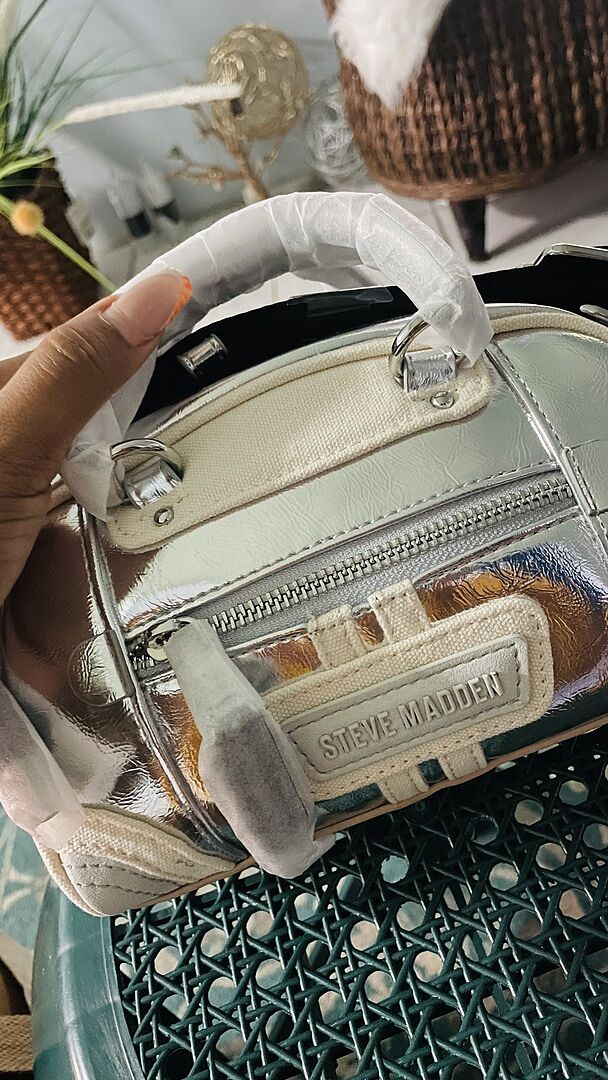 【Steve Madden】グレーピンストライプのヒール＆バッグセット Steve Madden Crossbody Bag with Detachable Pouch