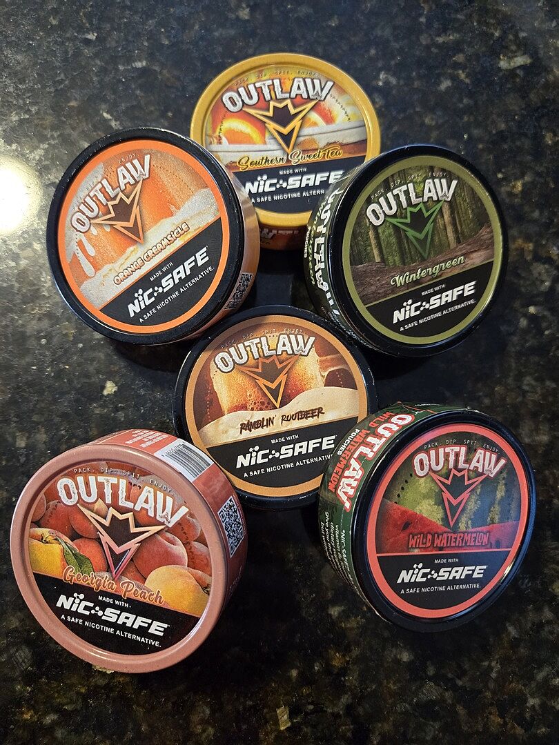 different kinds of smokeless tobacco Smokeless Tobacco Risks for Teeth & Gums