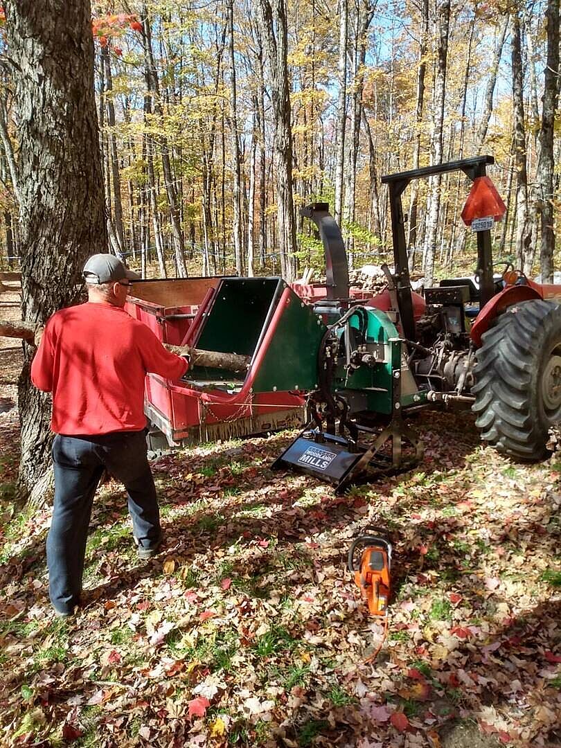 Moulin a scier et déchiqueteuse à bois