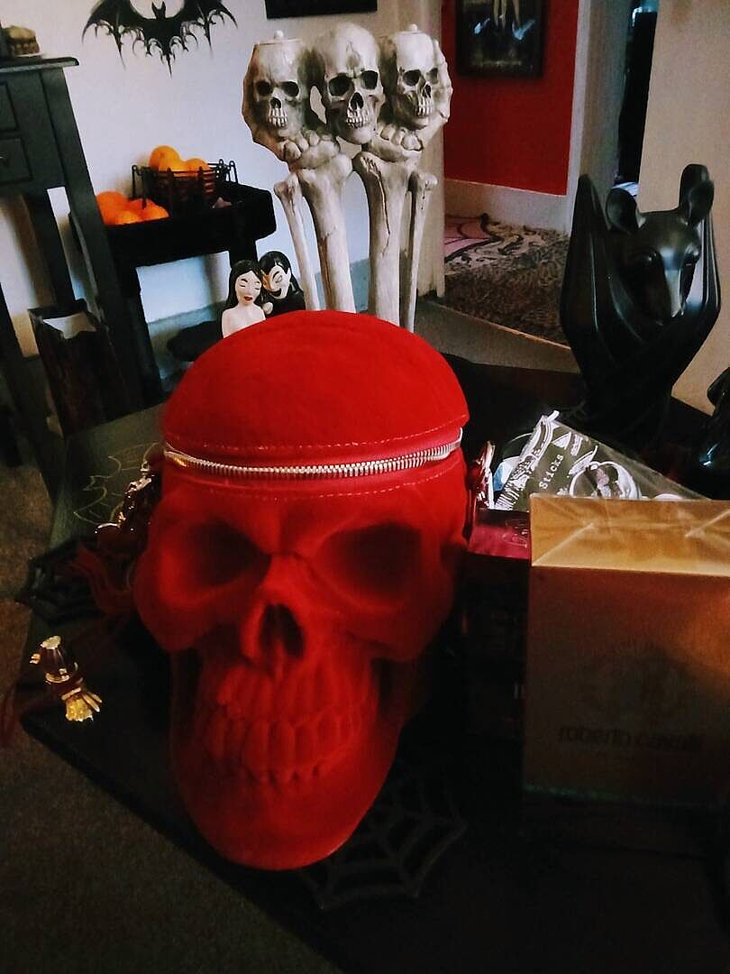 Grave Digger Skull Handbag [BLOOD] | Killstar