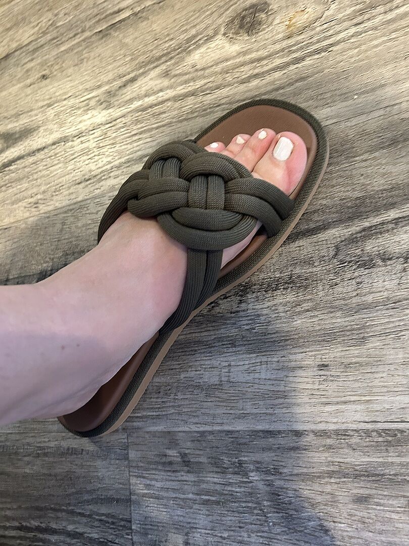 The Summer Sandal in Golden Sun | Women's Sandals | Rothy's