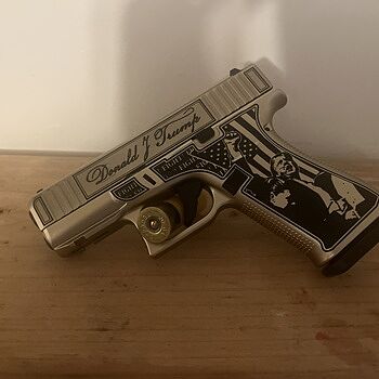 Glock 43X "Trump Fight" 9mm 34" 10rd Pistol, Silver - UX4350201FRTF43