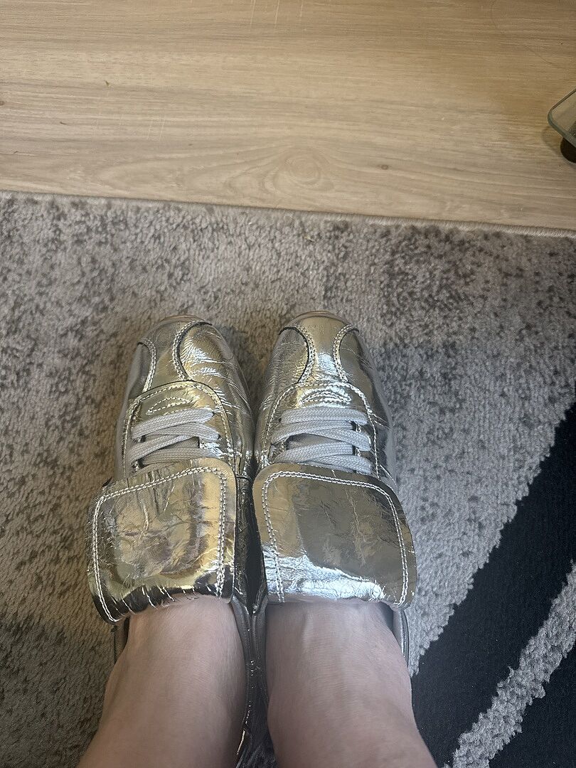 【Steve Madden】モビリティ MOBILITY SIlver Leather Women's Low-Top Lace-Up Sneaker