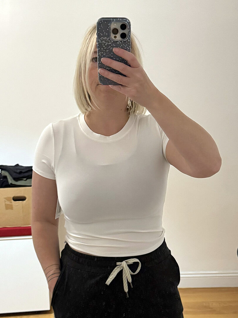 Beyond Yoga Featherweight Cropped Tee t-shirt Darkest Night lätt