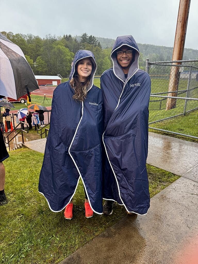 Mambe Custom Darien Hooded Blanket – Mambe Blanket Co.