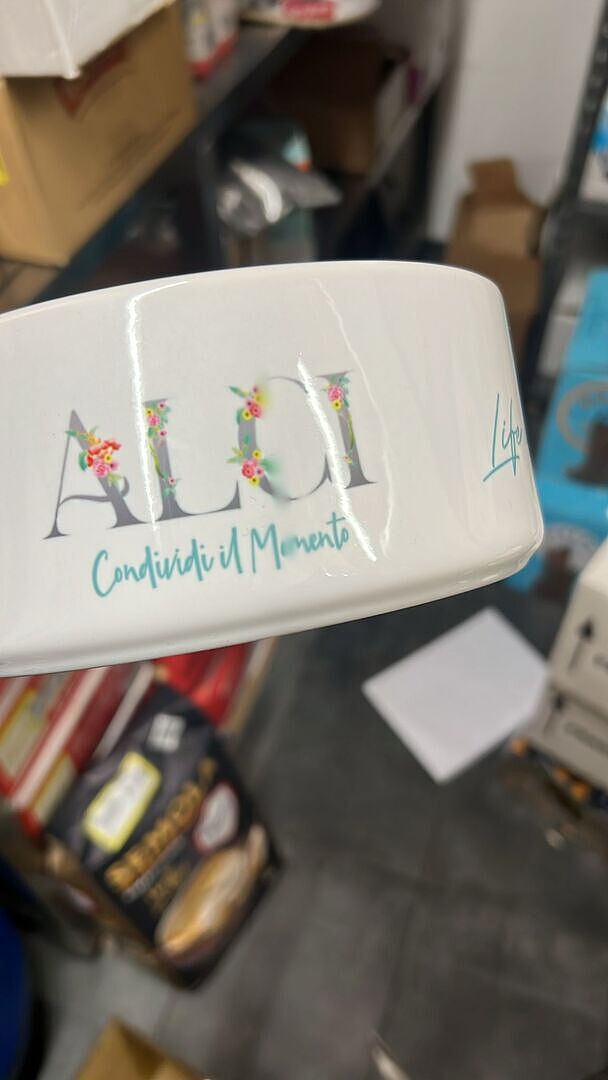 arrivate solo due ciotole e una e' completamente sbavata nella stampa